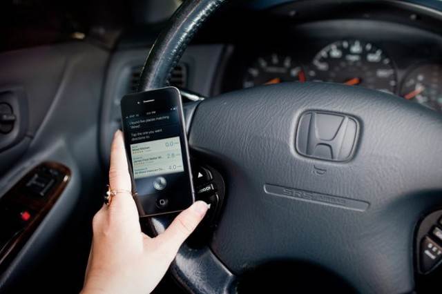 Siri Eyes Free Integration Honda Acura-640x426