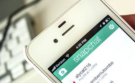Un tweak de Cydia permite guardar las conversaciones de Snapchat