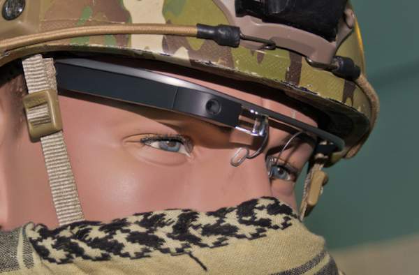 La fuerza aérea de los Estados Unidos con Google Glass en misiones
