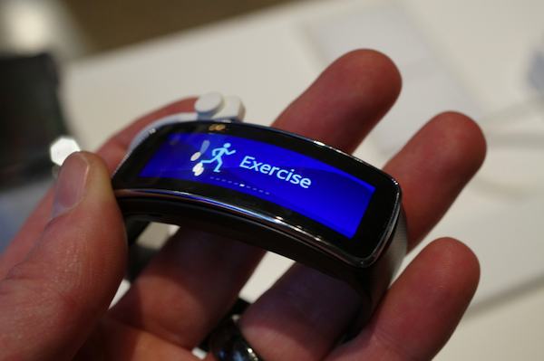 Samsung vende 250.000 Gear Fit en sólo 10 días, Apple mirando posibilidades