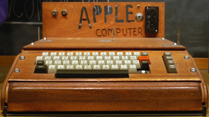 Buscan una mujer que descartó un ordenador vintage Apple I